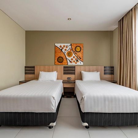 Mogens Guesthouse Bandung Exterior photo