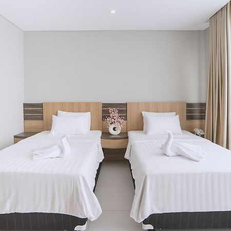 Mogens Guesthouse Bandung Exterior photo