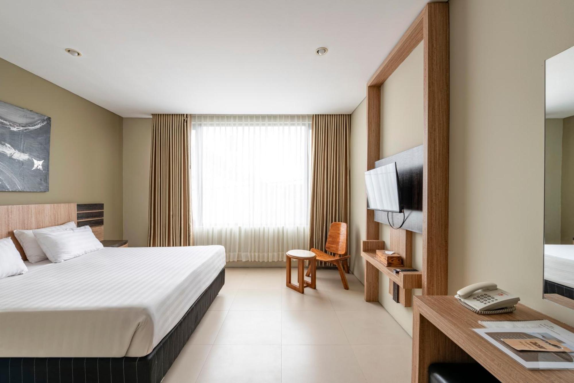 Mogens Guesthouse Bandung Exterior photo