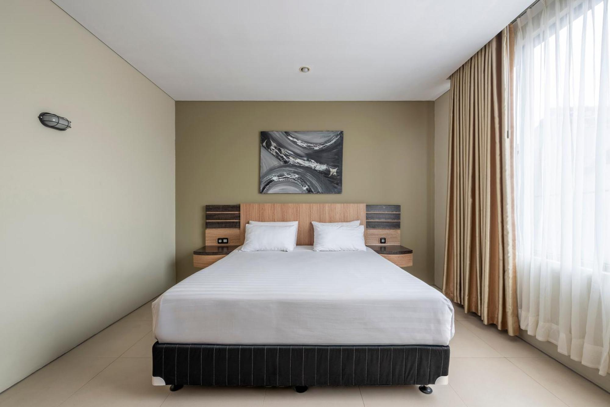 Mogens Guesthouse Bandung Exterior photo