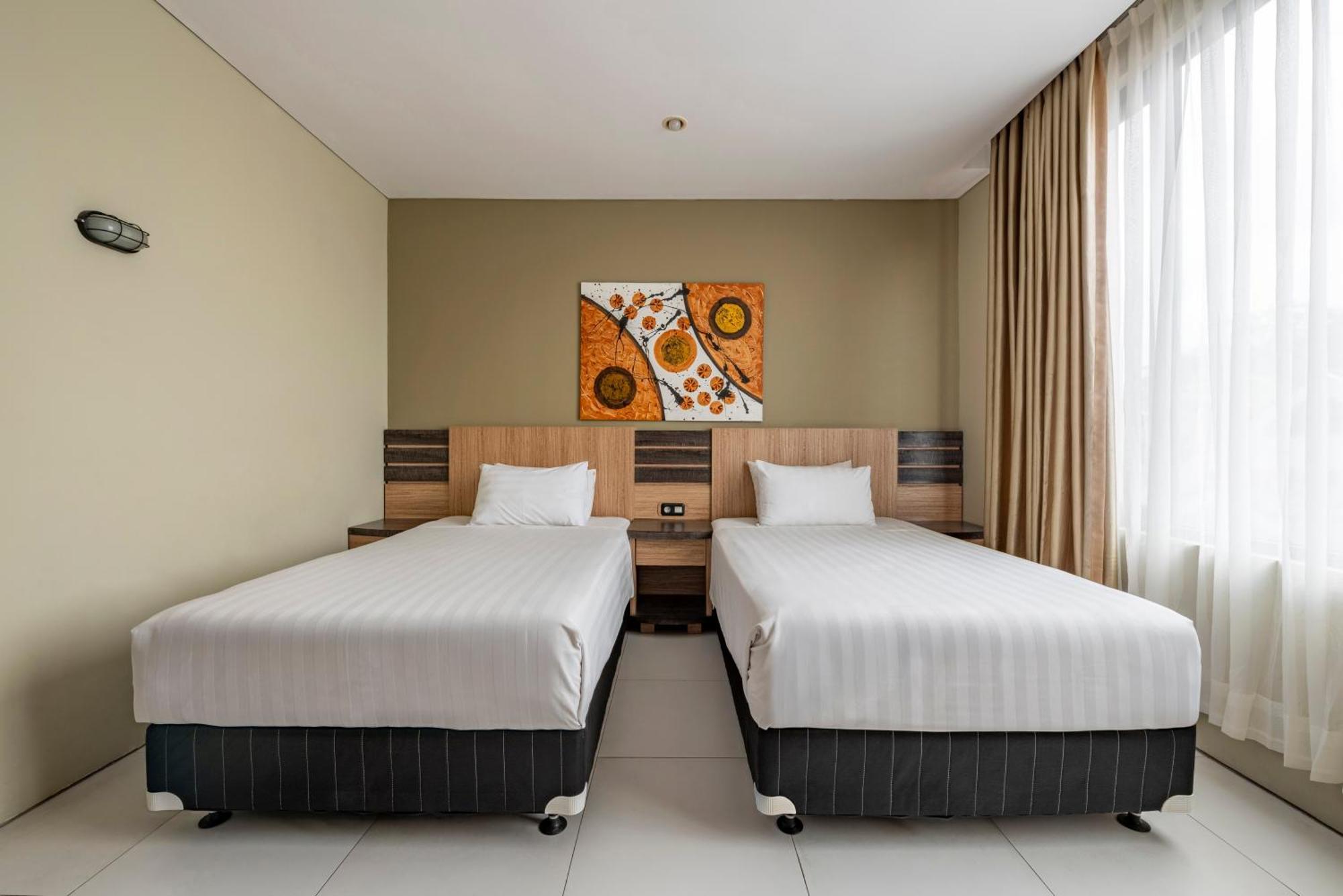 Mogens Guesthouse Bandung Exterior photo