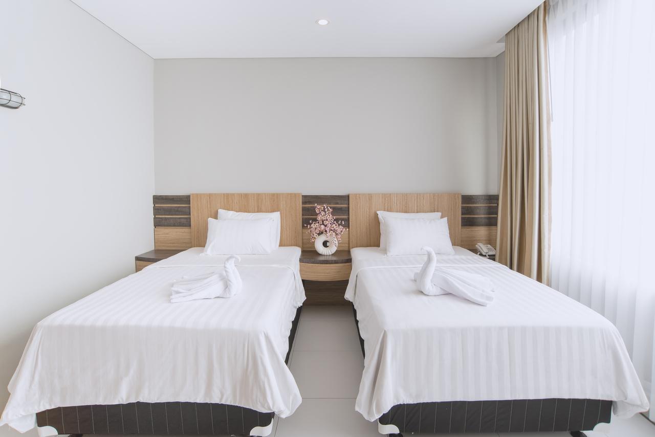 Mogens Guesthouse Bandung Exterior photo