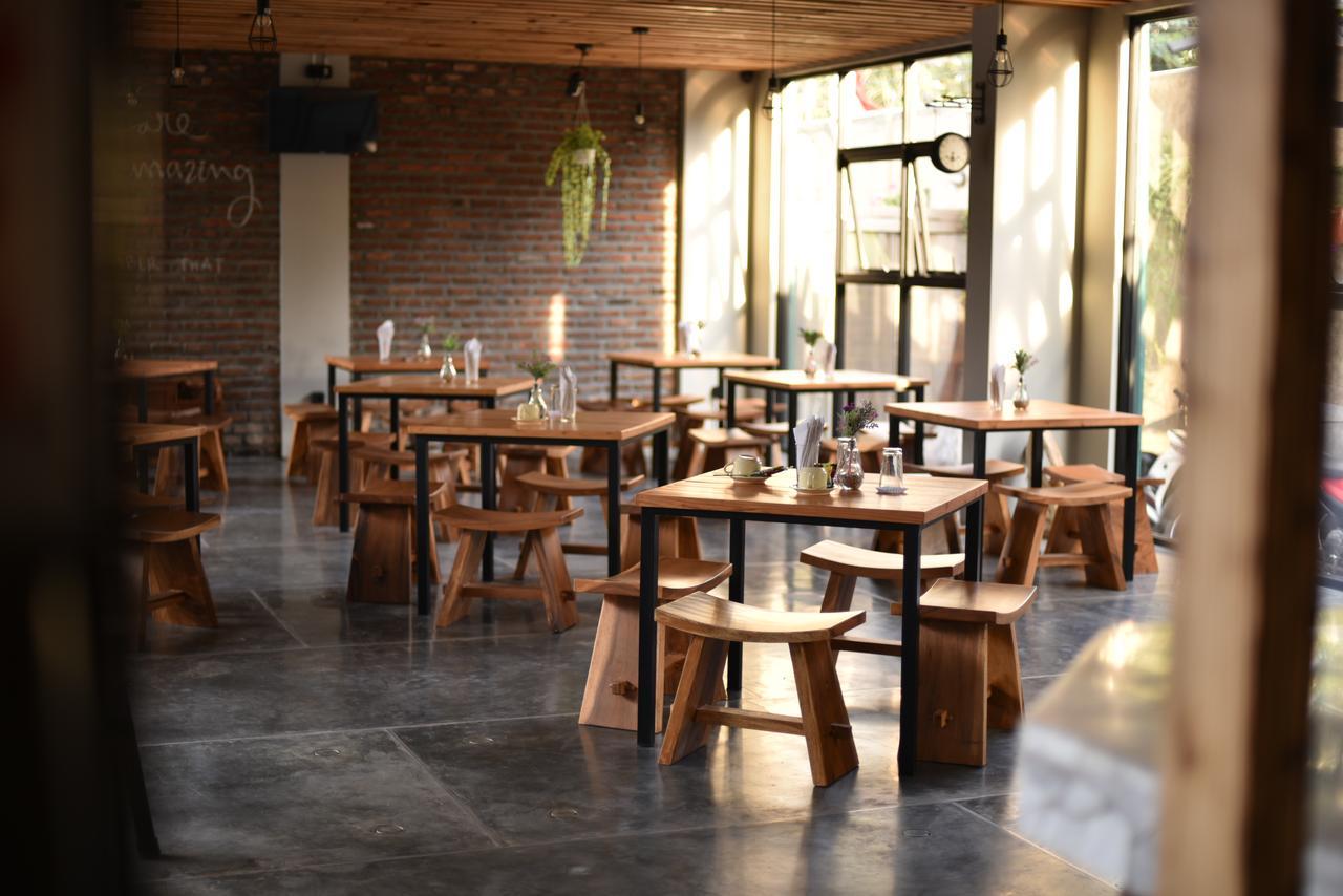 Mogens Guesthouse Bandung Exterior photo