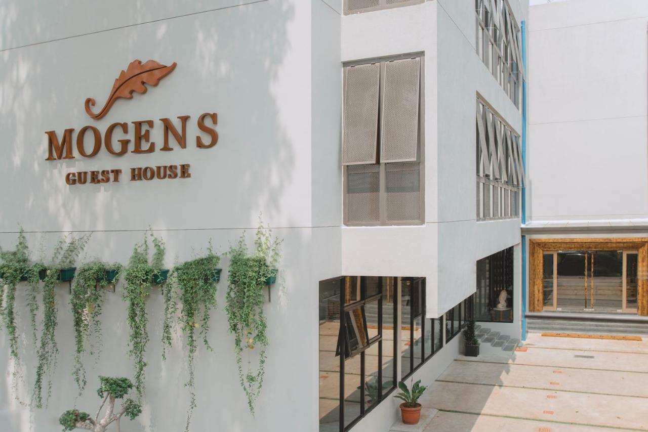 Mogens Guesthouse Bandung Exterior photo